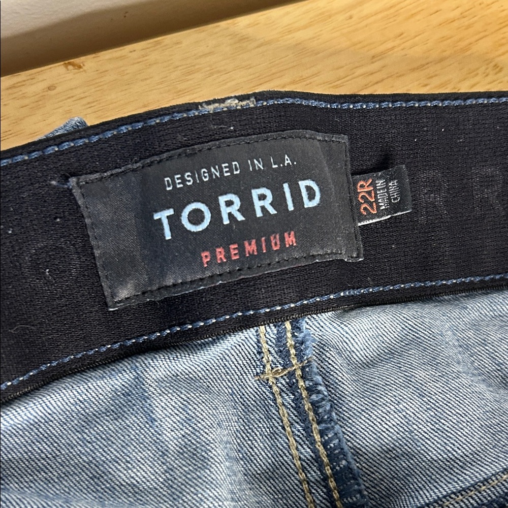 Torrid Women's Classic Blue Skinny Jeans - Picture 2 of 13